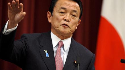 taro_aso_japan_dpa