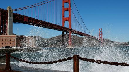 Board Approves Golden Gate Bridge Suicide Prevention Net