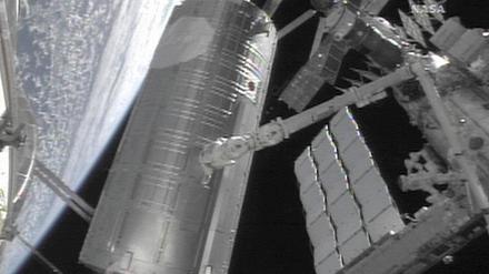 US-SPACE-JAPAN-SHUTTLE-DISCOVERY-ISS
