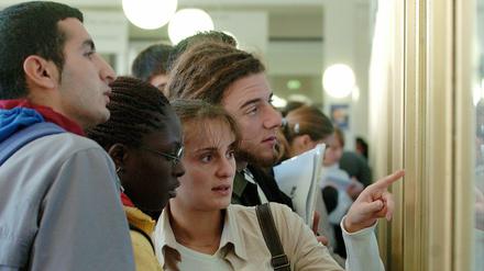 Studierende aus dem Ausland dürfen aktuell in Deutschland nur einreisen, wenn sie für ihr Studium an der Hochschule präsent sein müssen. 
