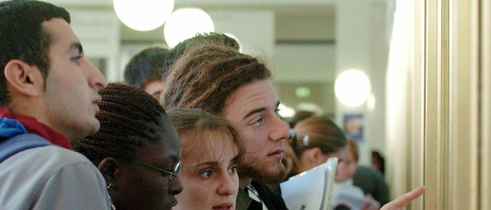 Studierende aus dem Ausland dürfen aktuell in Deutschland nur einreisen, wenn sie für ihr Studium an der Hochschule präsent sein müssen.