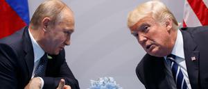 Russlands Präsident Wladimir Putin und US-Präsident Donald Trump bei einem Treffen 2017