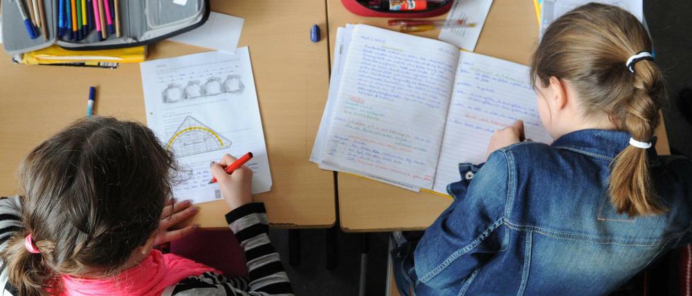 Zurück in der Klasse: Jetzt wird wieder gebüffelt.