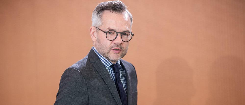 Europa-Staatsminister Michael Roth (SPD) fordert Corona-Hilfen für Spanien, Italien und Frankreich.