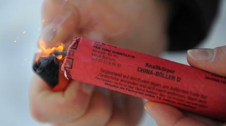 Umstrittenes Böllern. Im Schöneberger Steinmetzkiez und am nördlichen Alexanderplatz ist das Abbrennen von Feuerwerk in diesem Jahr verboten.