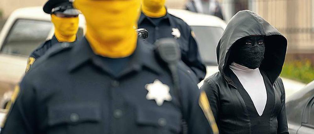 FBI hört Devo. Angela Abar (Regina King) kämpft gegen die rassistische Terrororganisation „Siebente Kavallerie.