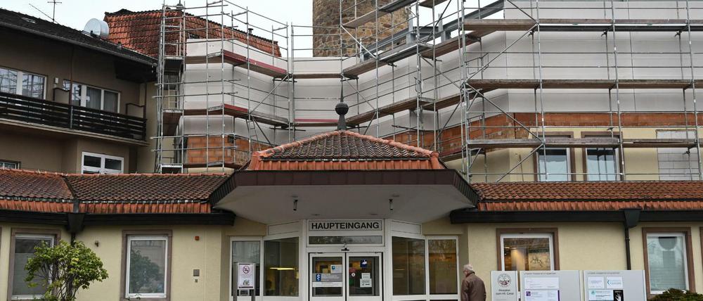 In dieser Klinik in Fritzlar in Hessen sollen durch eine mutmaßlich falsche Ärztin vier Menschen gestorben sein.