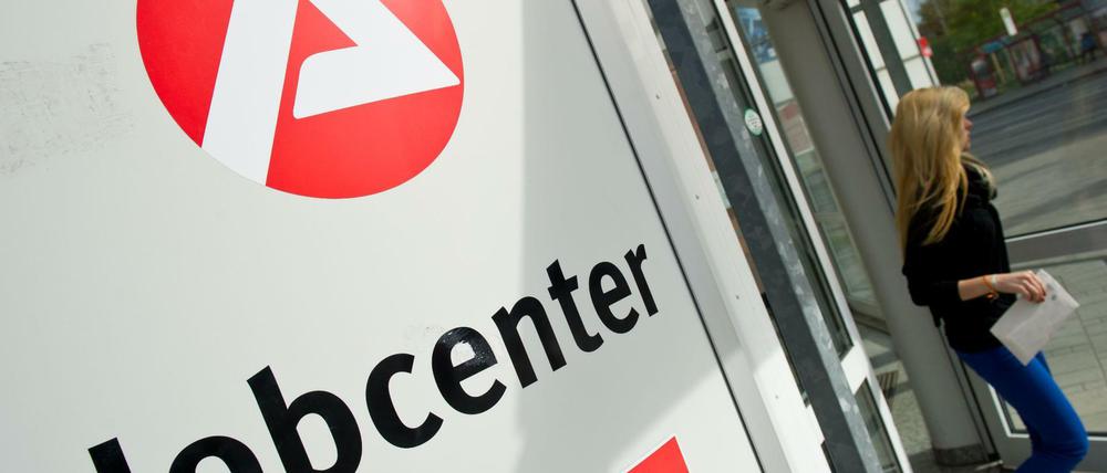 Über die Sanktionen gegen Hartz-IV Empfänger:innen wird schon seit Jahren kontrovers gestritten.