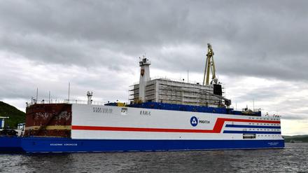 Schwimmender mobiler Atomreaktor in Murmansk. 