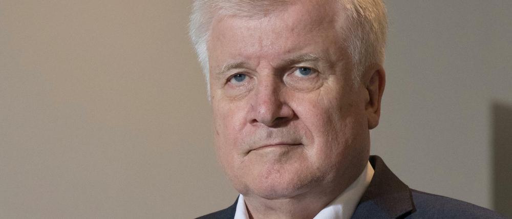 Horst Seehofer (CSU), Bundesinnenminister. Hinter seinen markigen Worten steckt nur Verwaltungsvollzug.
