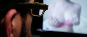 Schätzungen zufolge sind eine halbe Million Menschen in Deutschland sexsüchtig - fast nur Männer. 