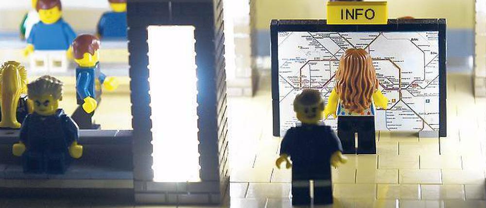 Wo geht’s lang? Die BVG hat ein ehrgeiziges Sanierungsprogramm für die U-Bahn. Mit Lego wär’s leichter.