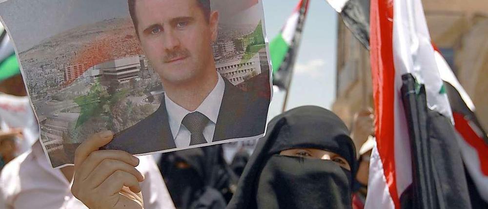 Seit Jahren bemüht sich Baschar al-Assad, Syriens Machthaber um den Kauf des russisches S-300-Raketensystems. Nun will Russland ihm den Gefallen tun - trotz Proteste westlicher Staaten.