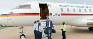 Bundesentwicklungsminister Gerd Mueller (CSU) auf dem Flughafen Kamuzu im malawischen Lilongwe. Foto: epd
