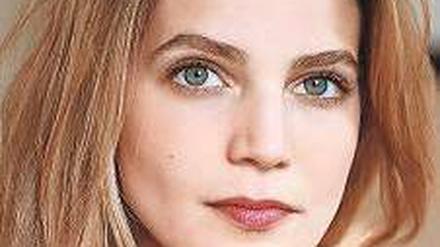 Rike Schmid ist Schauspielerin und Soziologin. Gerade ist ihr Briefwechsel mit der 90-jährigen Schauspielerin Renate Delfs erschienen