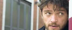 Im Angesicht des Verbrechens. Ronald Zehrfeld spielt in „Dengler - Die letzte Flucht“ (Montag, ZDF, 20 Uhr 15) den Privatermittler Georg Dengler, der den Machenschaften eines Pharmariesens auf die Schliche kommt.