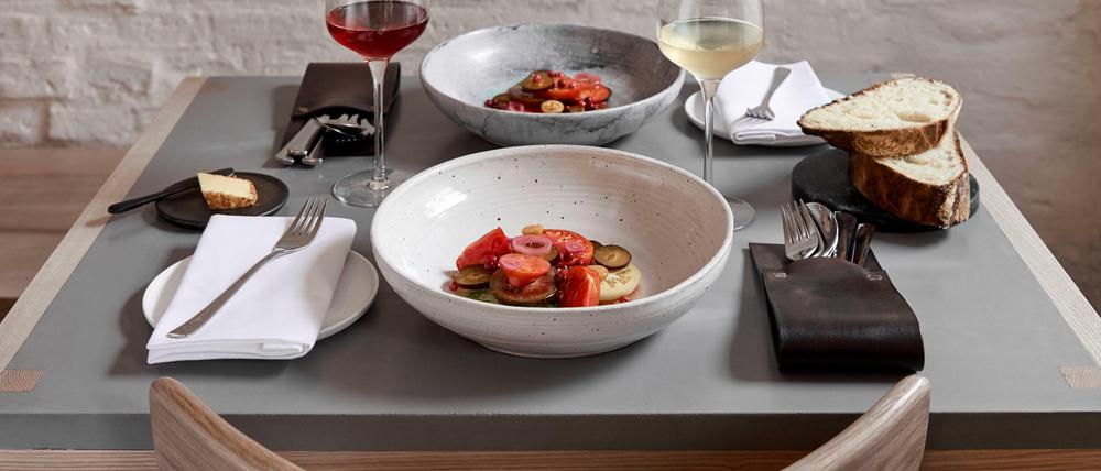 Tomaten- und Steinfruchtsalat im Mrs Robinson's.