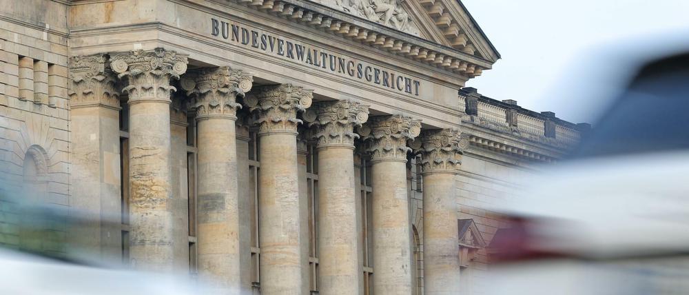 Eine Bank darf der verfassungsfeindlichen NPD kein Girokonto verwehren. Das entschied das Bundesverwaltungsgericht in Leipzig.