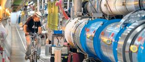Lange Leitung. Ein Kurzschluss im Beschleunigerring des LHC verzögert den Neustart der Anlage.