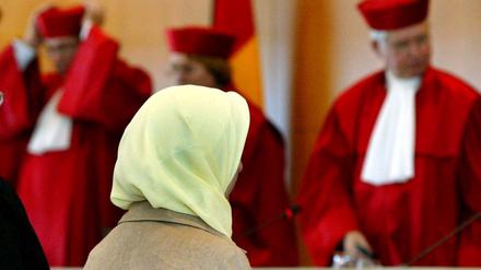 Der Streit ums Kopftuch bei Lehrerinnen in Berlin könnte vors Bundesverfassungsgericht kommen.