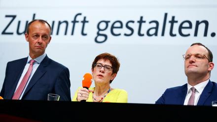 Die drei Kandidaten für den CDU-Parteivorsitz: Friedrich Merz, Annegret Kramp-Karrenbauer und Jens Spahn in Düsseldorf.