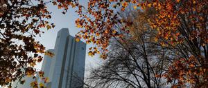 Die Zentrale der Deutschen Bank in Frankfurt wurde am Donnerstag von 170 Beamten durchsucht.