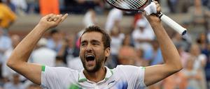 Überraschend klar gewann der Kroate Marin Cilic in drei Sätzen gegen Roger Federer.