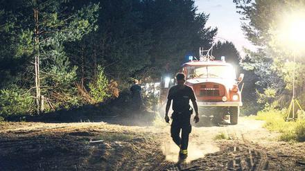 Im Einsatz. Teilweise waren mehr als 150 Feuerwehrleute in der Lieberoser Heide im Einsatz. 