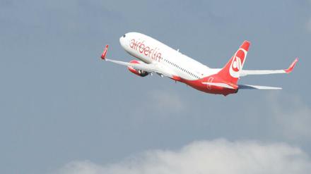 Ein Flugzeug von Air Berlin startet 2013 auf dem Flughafen Berlin Tegel.