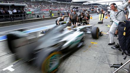 Sicherheitszone. Mit einem umfangreichen Sofortmaßnahmen-Katalog will die Fia die Gefahren in der Boxengasse verringern.