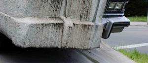Beton und Blech. Vostells Skulptur aus dem Jahr 1987.