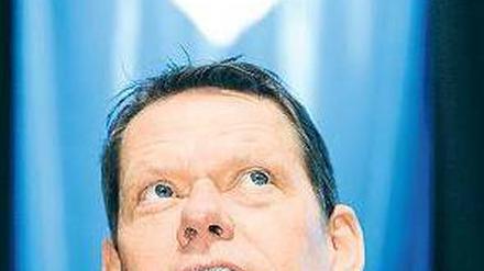 Falscher Hintergrund. Frank Arnesens Zeit beim HSV ist abgelaufen. Foto: dpa