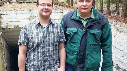 Bunkerbegeistert: Björn Lasinski (links) und Sebastian Meinke (rechts) erkunden Bunkeranlagen in Brandenburg und stellen die Anlagen auf ihrer Internetseite vor.