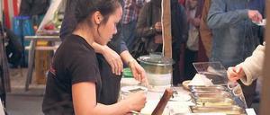 Impro-Küche. An Siripen Lingks mobilem Stand gibt es Spezialitäten aus Thailand.