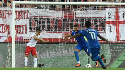 Gewohntes Bild. Salzburg schiebt Frust, der Gegner jubelt. In diesem Falle Dinamo Zagreb.