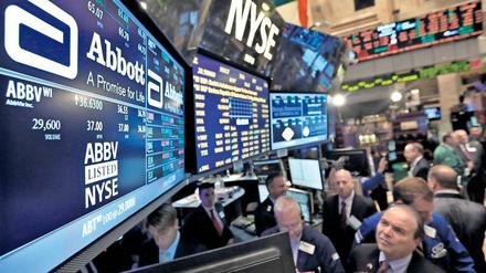 Entfesselt. Der Neoliberalismus basiert auf der Annahme, dass der Markt (hier die New Yorker Börse) seine Kräfte am besten entfalten kann, wenn er möglichst von staatlichen Eingriffe befreit ist. In verschiedenen Kontexten erwies er sich als flexibel anwendbar. 