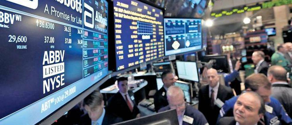 Entfesselt. Der Neoliberalismus basiert auf der Annahme, dass der Markt (hier die New Yorker Börse) seine Kräfte am besten entfalten kann, wenn er möglichst von staatlichen Eingriffe befreit ist. In verschiedenen Kontexten erwies er sich als flexibel anwendbar.