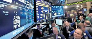 Entfesselt. Der Neoliberalismus basiert auf der Annahme, dass der Markt (hier die New Yorker Börse) seine Kräfte am besten entfalten kann, wenn er möglichst von staatlichen Eingriffe befreit ist. In verschiedenen Kontexten erwies er sich als flexibel anwendbar. 