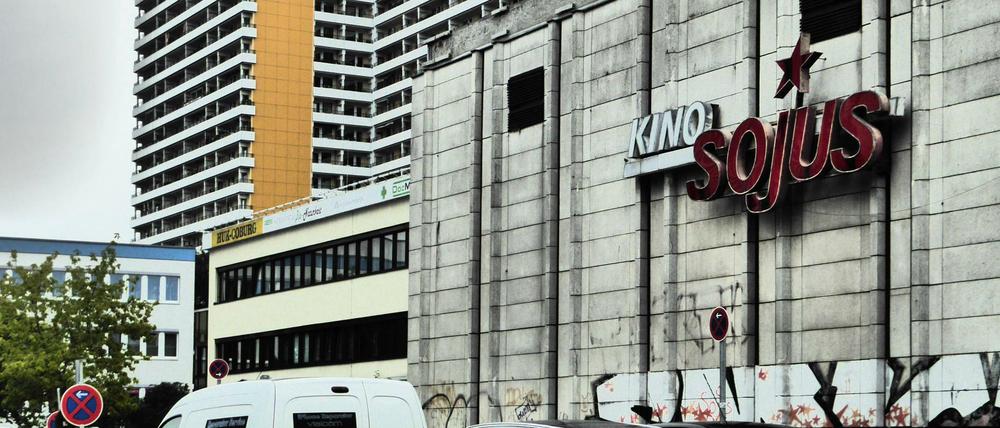 Das ehemaliges Sojus-Kino in Berlin-Marzahn. Jetzt soll hier ein Rewe hin. 