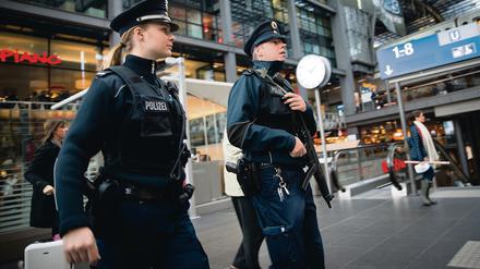 Inzwischen will die Politik wieder mehr Stellen in der Polizei schaffen.