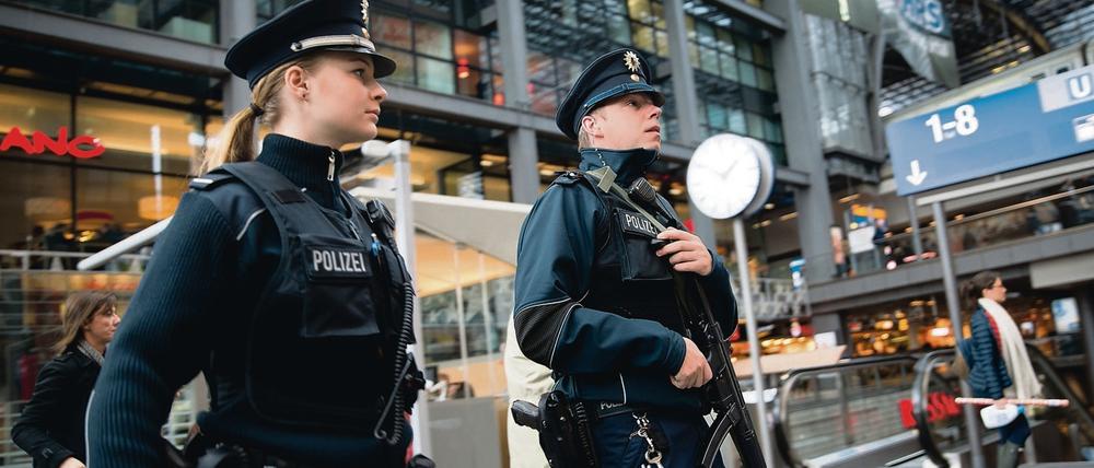 Inzwischen will die Politik wieder mehr Stellen in der Polizei schaffen.