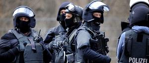 SEK-Beamte haben die zwei Männer am Donnerstag festgenommen. 