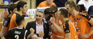 Das war einfach. Die BR Volleys mit Trainer Roberto Serniotti stehen nach nur sechs Sätzen schon im Halbfinale der Play-offs.