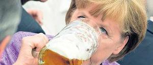 Prostata! Kinderlose Berliner müssen sich am Glas nicht einschränken.Foto: dpa
