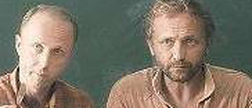 Unterdrücktes Begehren. Priester Adam (Andrzej Chyra, rechts). 