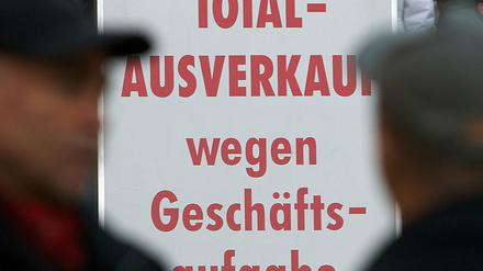 Viele geben auf. Zahlreiche Ladenbesitzer überleben den Wettbewerb mit den Online-Händlern nicht.