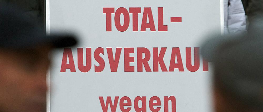 Viele geben auf. Zahlreiche Ladenbesitzer überleben den Wettbewerb mit den Online-Händlern nicht.