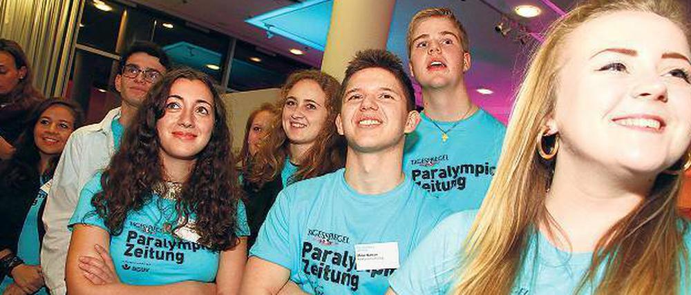 Die Jungreporter der "Paralympics Zeitung", einem Projekt des Tagesspiegels und der Deutschen Gesetzlichen Unfallversicherung (DGUV).