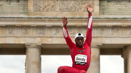 8,31 Meter muss man erstmal springen. Marquis Dendy ist das am Samstag bei "Berlin fliegt" gelungen.