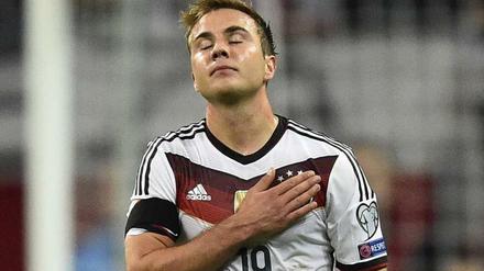 Hand aufs Herz. Mario Götze fühlt sich in der Nationalmannschaft deutlich wohler als beim FC Bayern.